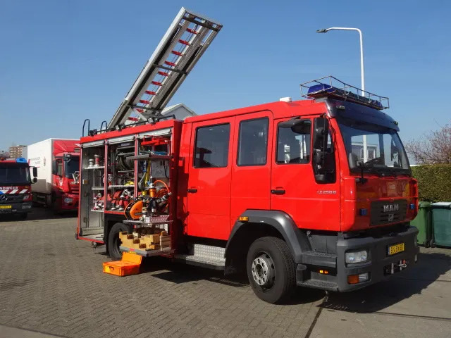 MAN LE 250 godiva pump with holmatro set - Feuerwehrfahrzeug: das Bild 1 MAN LE 250 godiva pump with holmatro set - Feuerwehrfahrzeug: das Bild 1