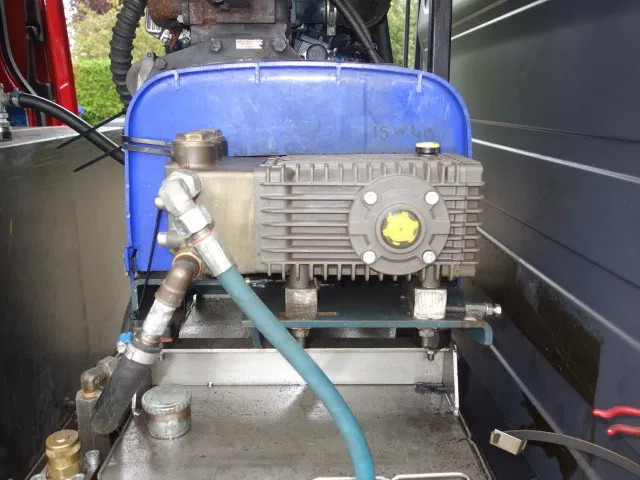 Kastenwagen Mercedes-Benz 516CDI met hogedrukspuit 250 bar: das Bild 15