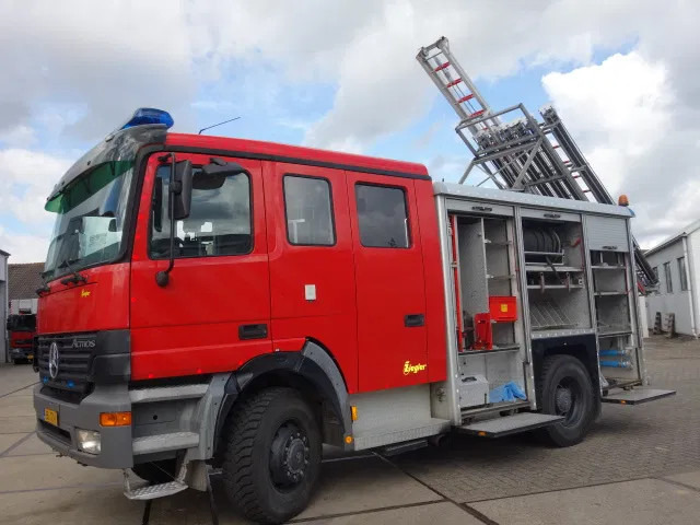 Mercedes-Benz Actros 1831 4X4 ZIEGLER BOMBEROS POMP,2500 L TANK - Feuerwehrfahrzeug: das Bild 1 Mercedes-Benz Actros 1831 4X4 ZIEGLER BOMBEROS POMP,2500 L TANK - Feuerwehrfahrzeug: das Bild 1