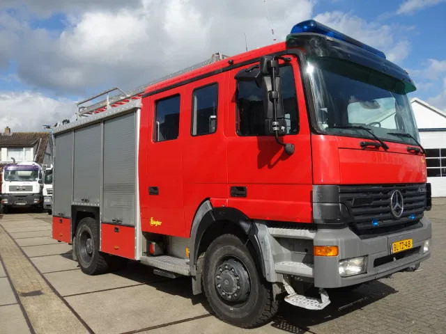 Mercedes-Benz Actros 1831 4X4 ZIEGLER BOMBEROS POMP,2500 L TANK - Feuerwehrfahrzeug: das Bild 2 Mercedes-Benz Actros 1831 4X4 ZIEGLER BOMBEROS POMP,2500 L TANK - Feuerwehrfahrzeug: das Bild 2