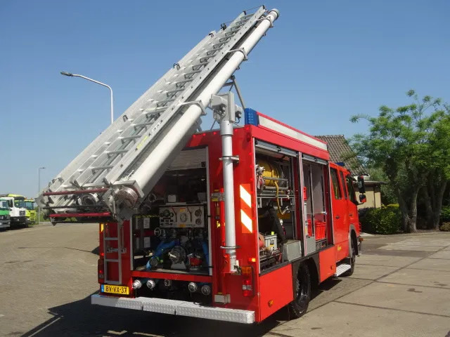 Mercedes-Benz Atego 1326 ziegler pump - Feuerwehrfahrzeug: das Bild 5 Mercedes-Benz Atego 1326 ziegler pump - Feuerwehrfahrzeug: das Bild 5