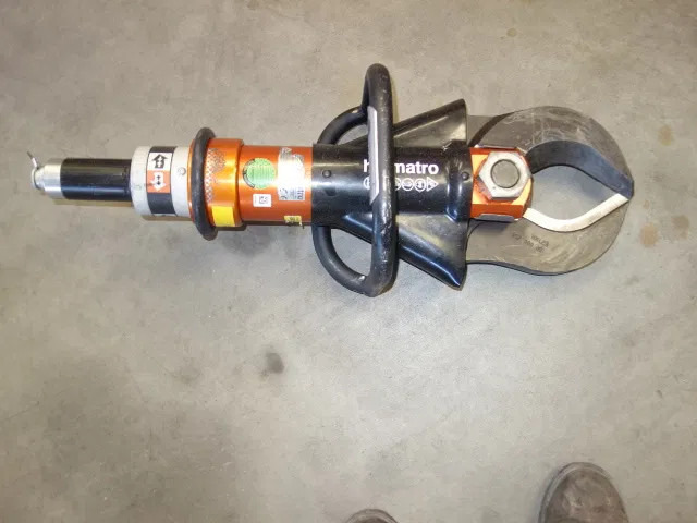 Mercedes-Benz holmatro - Feuerwehrfahrzeug: das Bild 1 Mercedes-Benz holmatro - Feuerwehrfahrzeug: das Bild 1