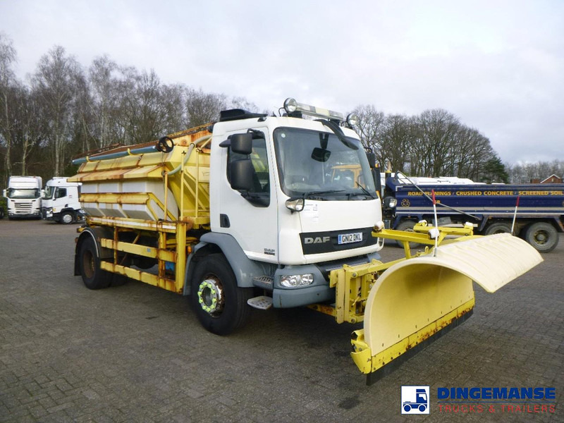 DAF LF 55.220 4X2 RHD salt spreader / gritter - Schneeräumfahrzeug: das Bild 2 DAF LF 55.220 4X2 RHD salt spreader / gritter - Schneeräumfahrzeug: das Bild 2