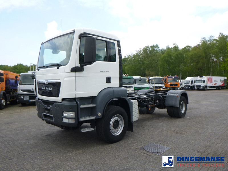 MAN TGS 19.360 4X2 BBS manual Euro 2 chassis + PTO - Fahrgestell LKW: das Bild 1 MAN TGS 19.360 4X2 BBS manual Euro 2 chassis + PTO - Fahrgestell LKW: das Bild 1