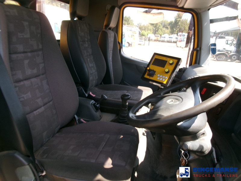 Schneeräumfahrzeug Mercedes-Benz Axor 2629 6x4 RHD gritter / salt spreader: das Bild 16