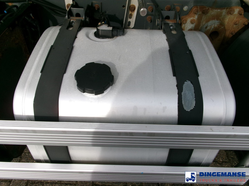 Volvo FE 280 4X2 fuel tank 13.6 m3 / 4 comp / ADR 07/07/24 - Tankwagen: das Bild 5 Volvo FE 280 4X2 fuel tank 13.6 m3 / 4 comp / ADR 07/07/24 - Tankwagen: das Bild 5