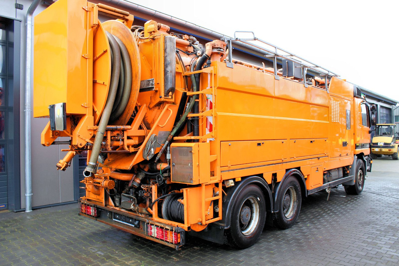 Mercedes-Benz Actros 2653 6x4 V8 Müller 16m³ Saug u.Spül-Kombi - Saug-/ Spülfahrzeug: das Bild 4 Mercedes-Benz Actros 2653 6x4 V8 Müller 16m³ Saug u.Spül-Kombi - Saug-/ Spülfahrzeug: das Bild 4