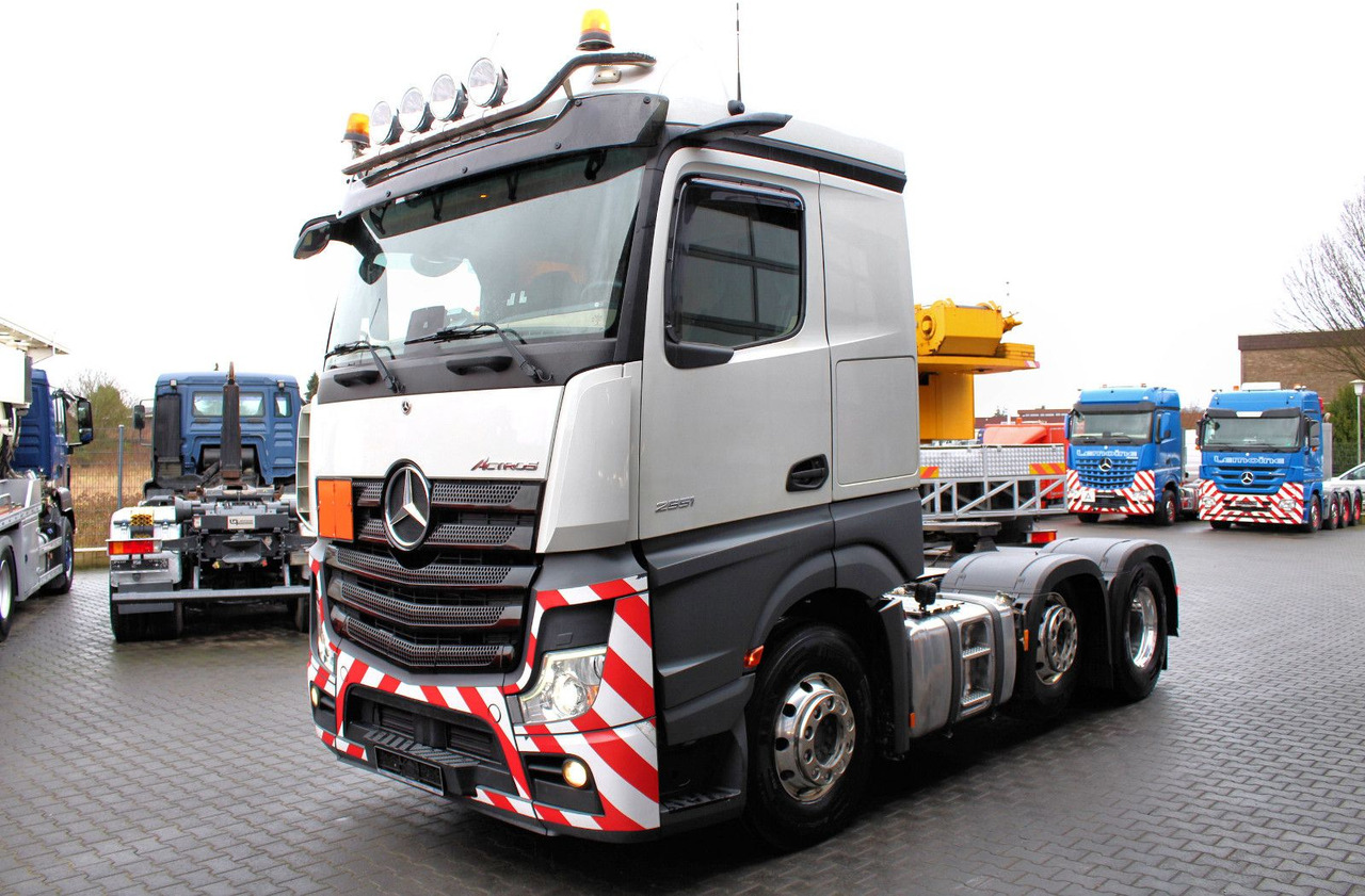 Mercedes-Benz Actros 2551 6x2 BigSpace 68 to Schwerlast + LIFT - Sattelzugmaschine: das Bild 2 Mercedes-Benz Actros 2551 6x2 BigSpace 68 to Schwerlast + LIFT - Sattelzugmaschine: das Bild 2