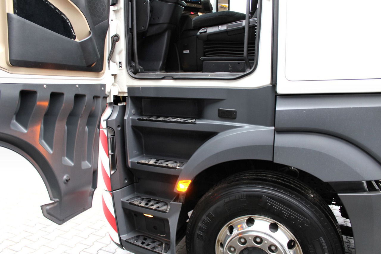 Mercedes-Benz Actros 2551 6x2 BigSpace 68 to Schwerlast + LIFT - Sattelzugmaschine: das Bild 5 Mercedes-Benz Actros 2551 6x2 BigSpace 68 to Schwerlast + LIFT - Sattelzugmaschine: das Bild 5