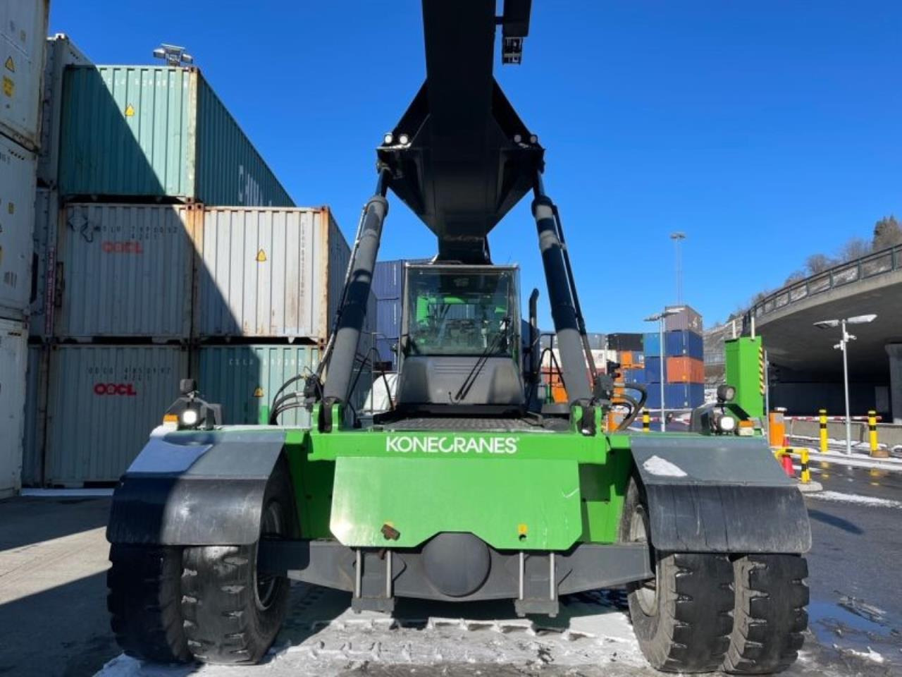 SMV 108 TC6 - Reach stacker: das Bild 2 SMV 108 TC6 - Reach stacker: das Bild 2