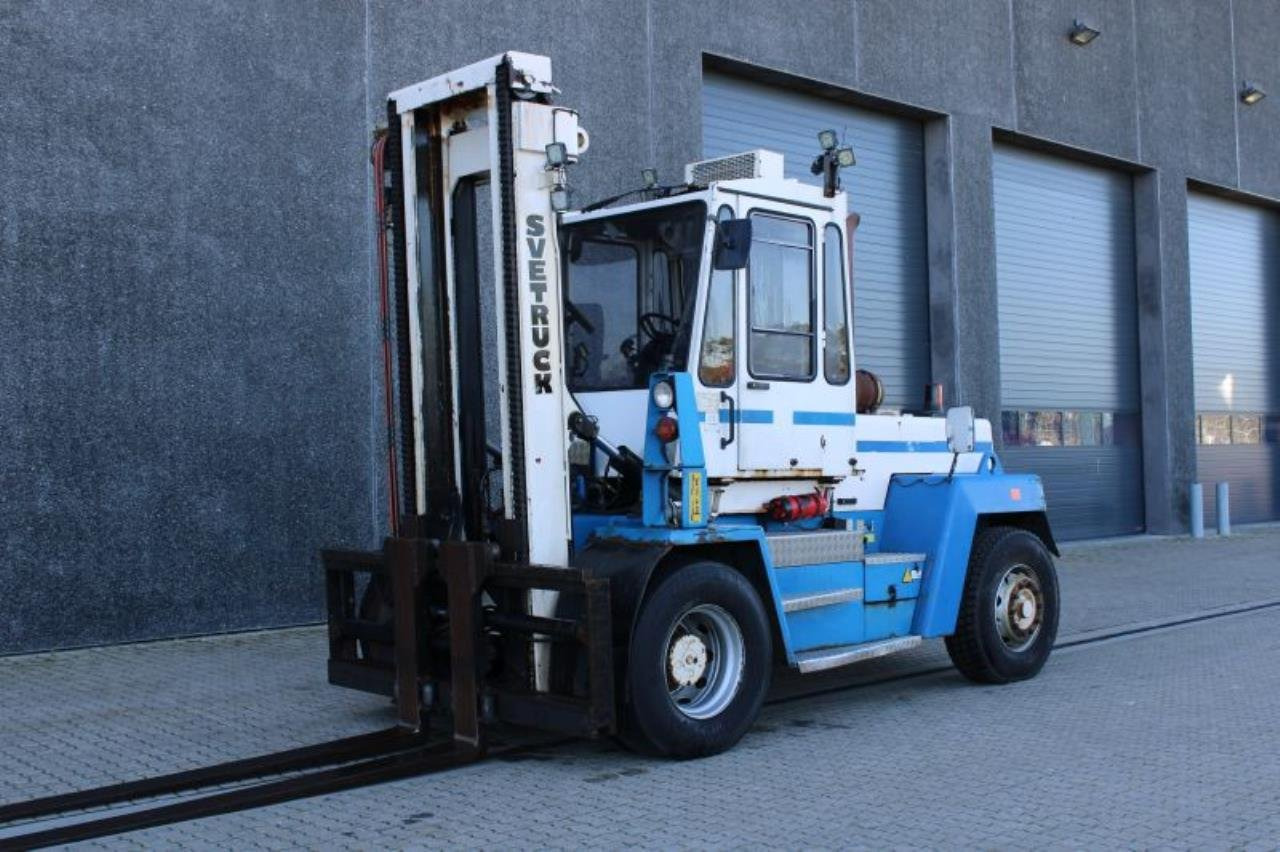SveTruck 1090-32 - Dieselstapler: das Bild 2 SveTruck 1090-32 - Dieselstapler: das Bild 2