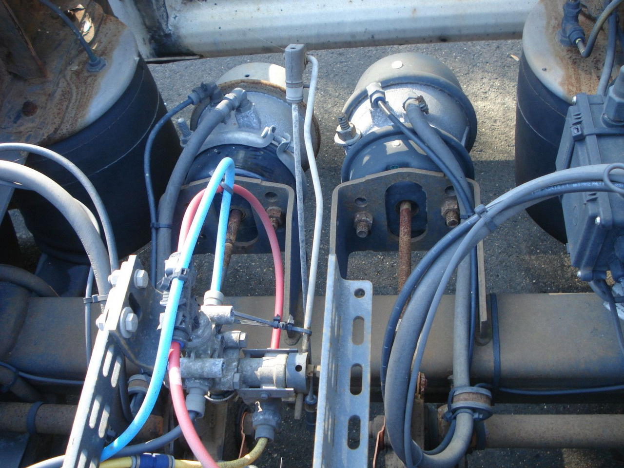 Krone AZ 18 A Drehschemel Zwillingsbereift! - Container/ Wechselfahrgestell Anhänger: das Bild 5 Krone AZ 18 A Drehschemel Zwillingsbereift! - Container/ Wechselfahrgestell Anhänger: das Bild 5