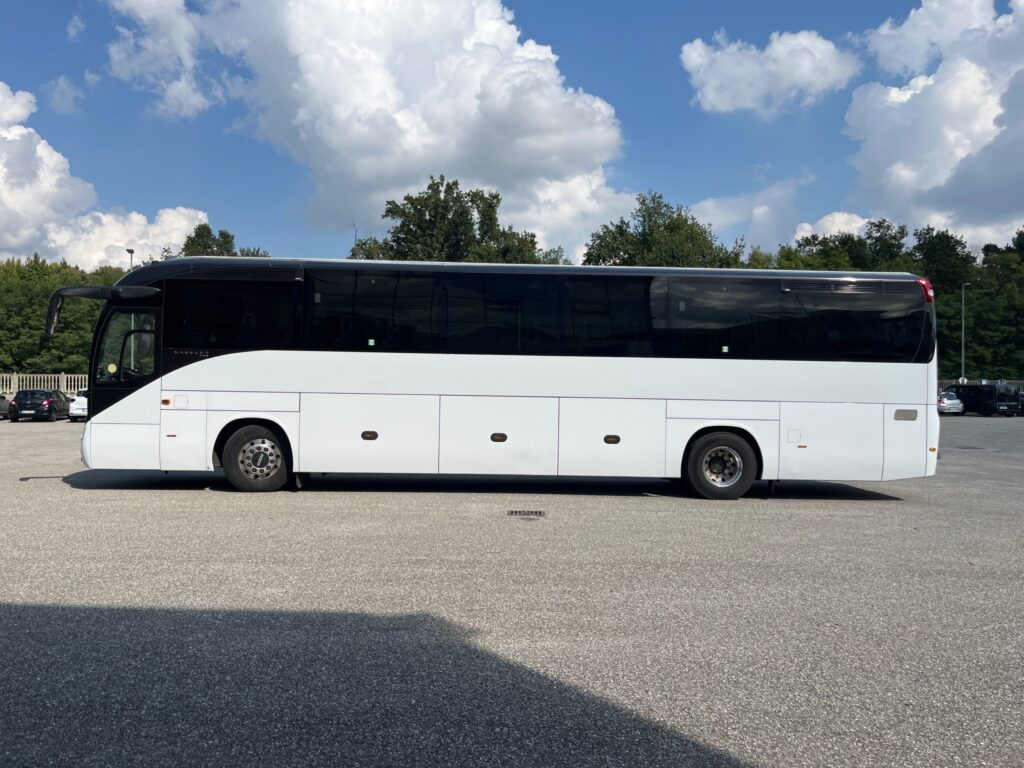 N.2 IVECO MAGELYS – Anno 2019 - Reisebus: das Bild 1 N.2 IVECO MAGELYS – Anno 2019 - Reisebus: das Bild 1