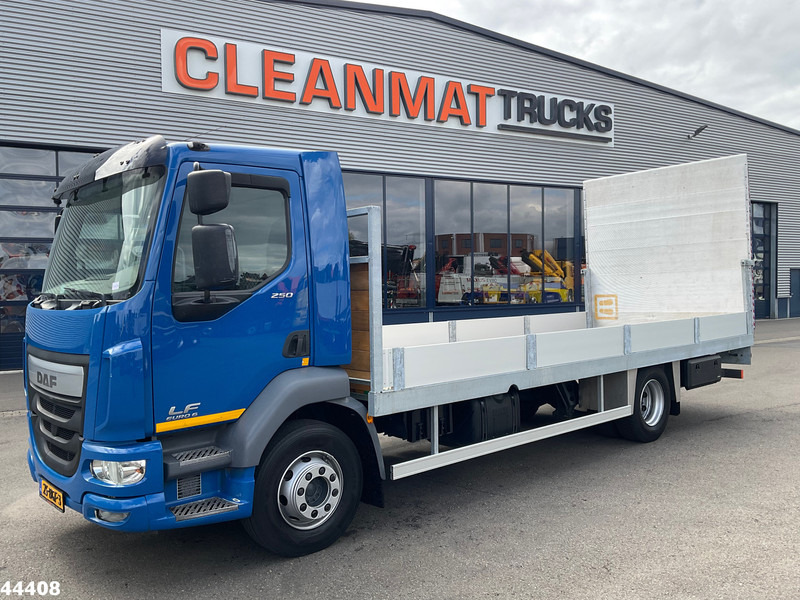 DAF FA LF 250 Euro 6 Autotransporter met laadklep - Autotransporter LKW: das Bild 1 DAF FA LF 250 Euro 6 Autotransporter met laadklep - Autotransporter LKW: das Bild 1