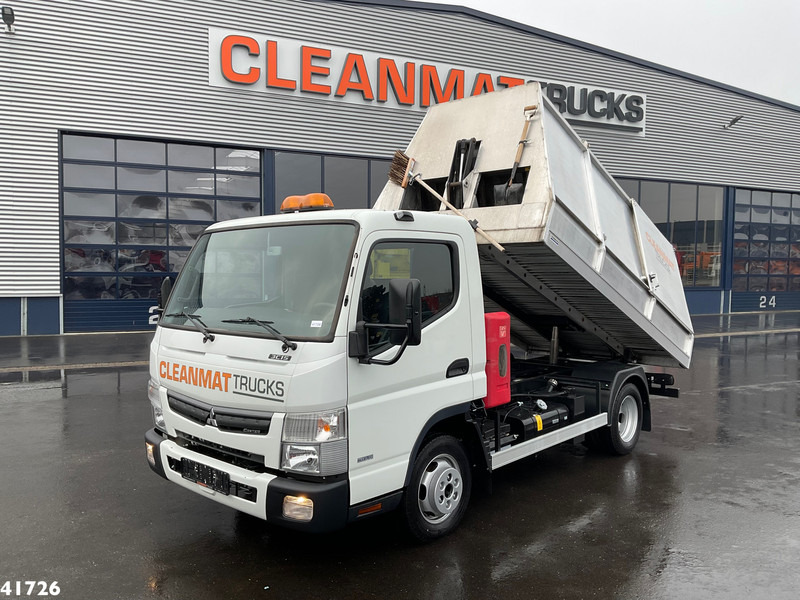 FUSO Canter 3C15 3.0 DI Veegvuilopbouw met belading - Müllwagen: das Bild 2 FUSO Canter 3C15 3.0 DI Veegvuilopbouw met belading - Müllwagen: das Bild 2