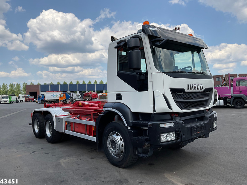 Iveco AD260T 6x4 Euro 6 AJK 20 haakarmsysteem - Abrollkipper: das Bild 3 Iveco AD260T 6x4 Euro 6 AJK 20 haakarmsysteem - Abrollkipper: das Bild 3