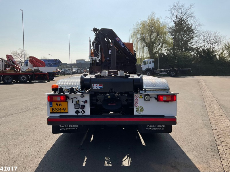 Volvo FM 420 8x2 HMF 28 Tonmeter laadkraan - Abrollkipper, Autokran: das Bild 3 Volvo FM 420 8x2 HMF 28 Tonmeter laadkraan - Abrollkipper, Autokran: das Bild 3