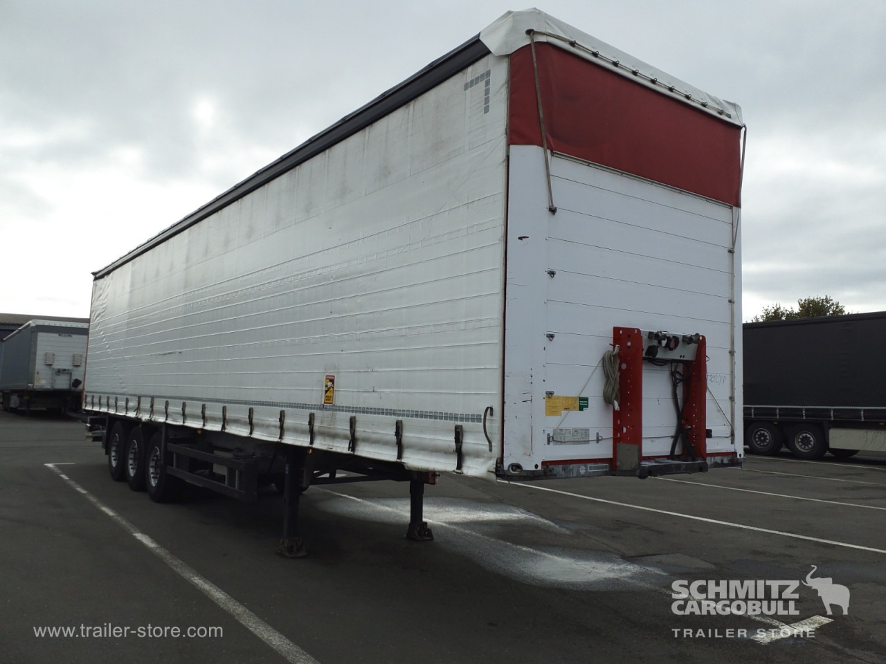 SCHMITZ Curtainsider Standard Taillift - Planenauflieger: das Bild 1 SCHMITZ Curtainsider Standard Taillift - Planenauflieger: das Bild 1