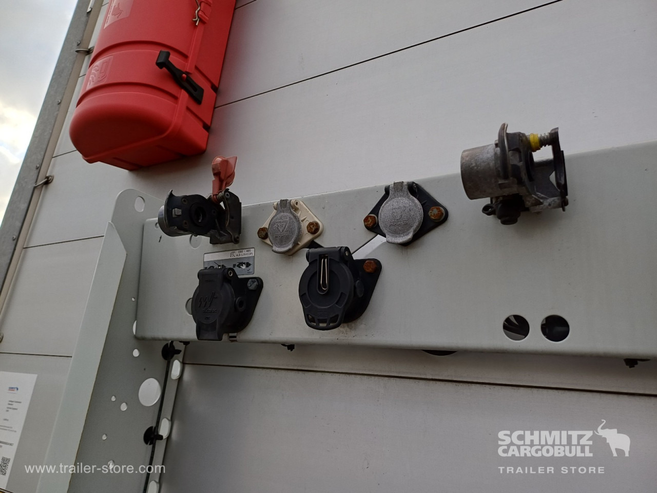 SCHMITZ Auflieger Curtainsider Standard - Planenauflieger: das Bild 2 SCHMITZ Auflieger Curtainsider Standard - Planenauflieger: das Bild 2