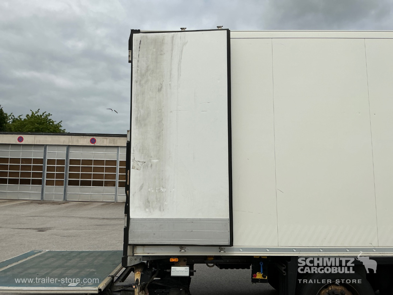 Isotherm Auflieger SCHMITZ Reefer Multitemp Double deck Taillift: das Bild 13