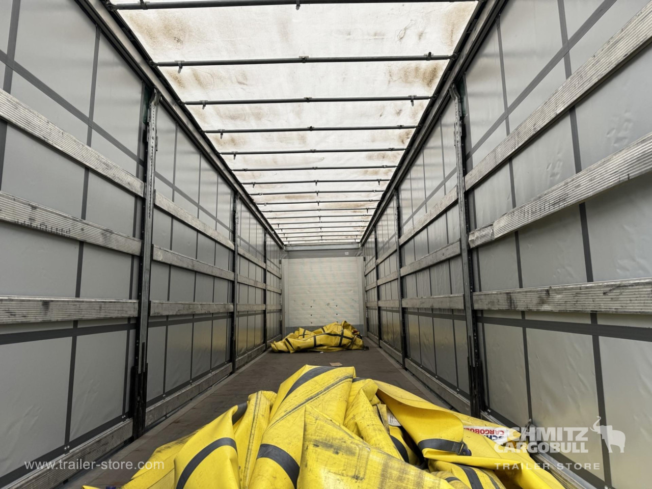 SCHMITZ Curtainsider Standard - Planenauflieger: das Bild 4 SCHMITZ Curtainsider Standard - Planenauflieger: das Bild 4