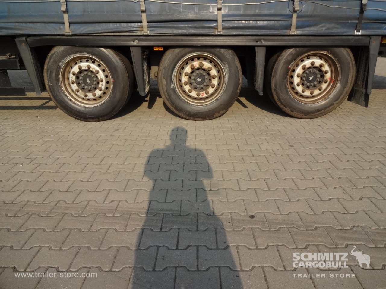 Planenauflieger SCHMITZ Curtainsider Varios: das Bild 11