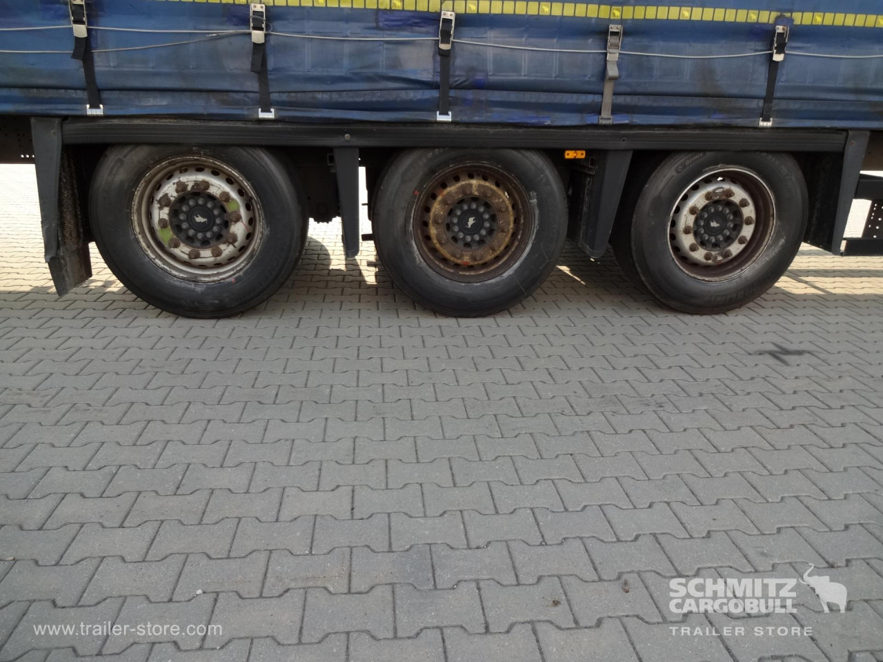 Planenauflieger SCHMITZ Curtainsider Varios: das Bild 10