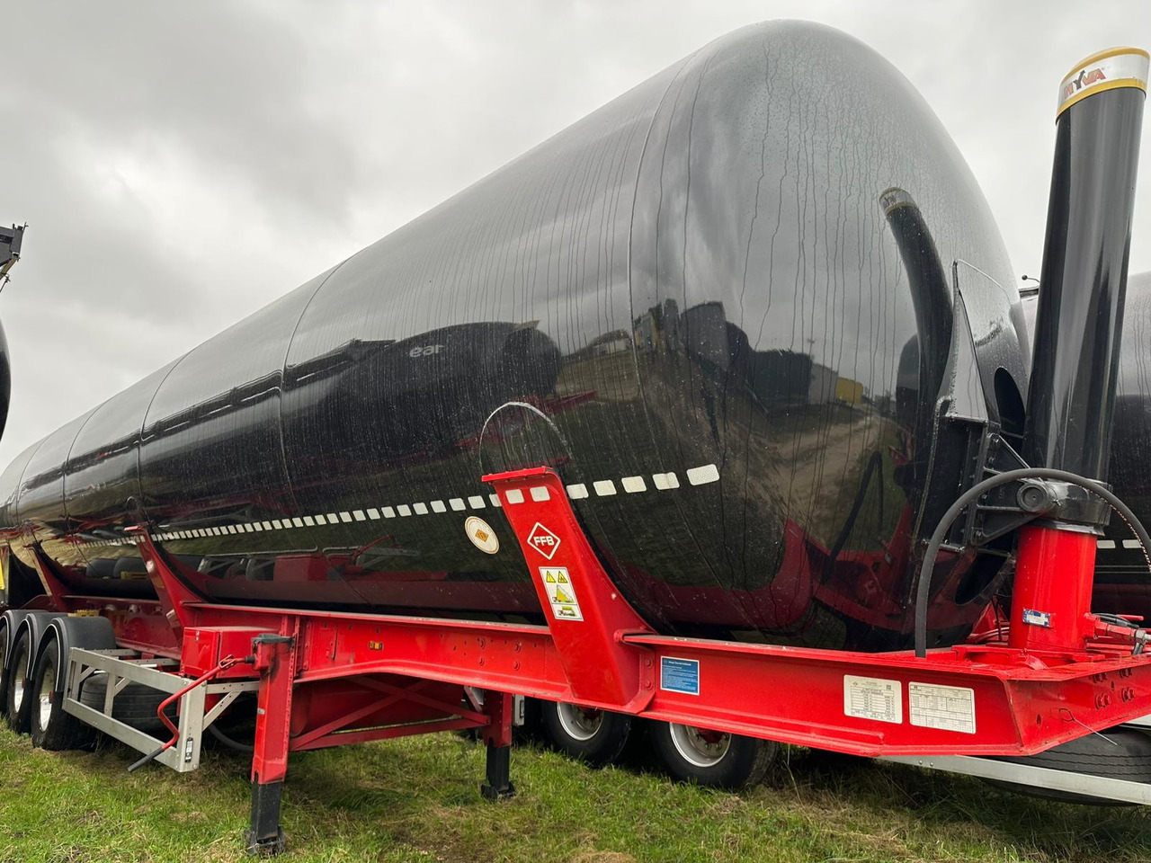 FELDBINDER 334C 15 A-1-1-40 Silo tank / 66 m3 / 2022 / 20 units - Siloauflieger: das Bild 3 FELDBINDER 334C 15 A-1-1-40 Silo tank / 66 m3 / 2022 / 20 units - Siloauflieger: das Bild 3