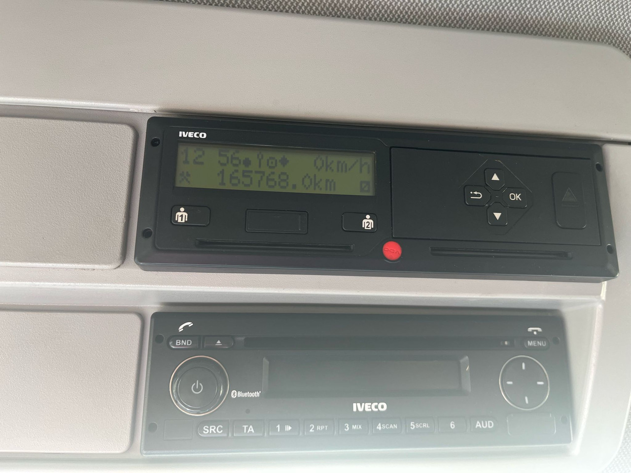 IVECO 120-190 / 160 thousand km !!! / Box 18 EPAL / Dhollandia lift 1500 kg - Koffer LKW: das Bild 2 IVECO 120-190 / 160 thousand km !!! / Box 18 EPAL / Dhollandia lift 1500 kg - Koffer LKW: das Bild 2
