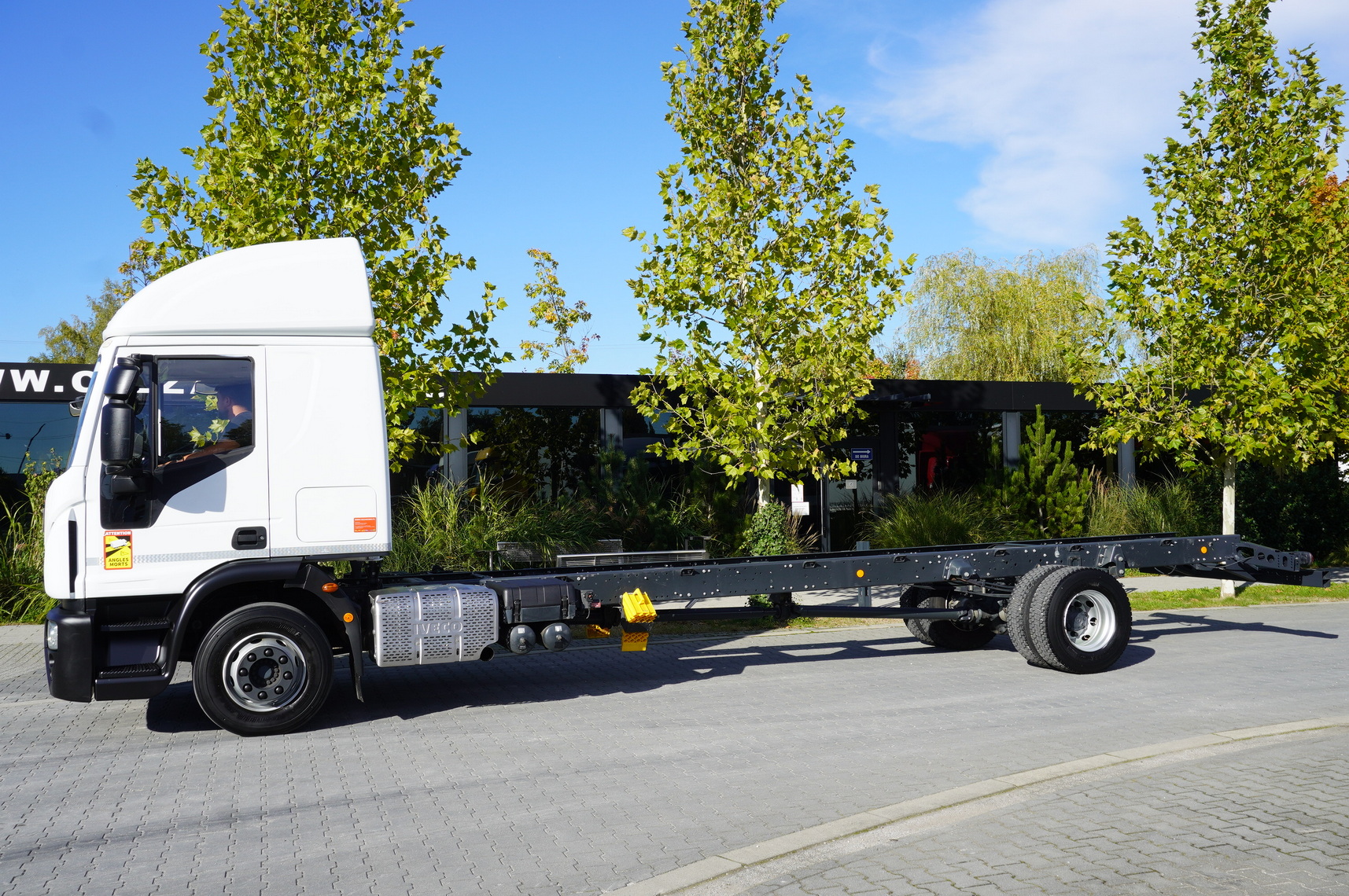 IVECO Eurocargo 140e19 4×2 E6 Glob / ADR / frame 8,1m - Fahrgestell LKW: das Bild 2 IVECO Eurocargo 140e19 4×2 E6 Glob / ADR / frame 8,1m - Fahrgestell LKW: das Bild 2