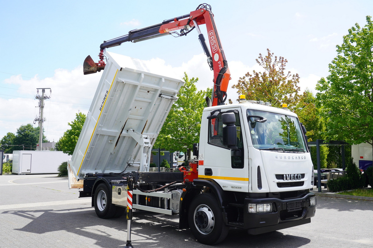 IVECO Eurocargo 160E22 EEV Dump truck / Bortmatic / Crane FASSI F95A.0.22 - Kipper, Autokran: das Bild 3 IVECO Eurocargo 160E22 EEV Dump truck / Bortmatic / Crane FASSI F95A.0.22 - Kipper, Autokran: das Bild 3