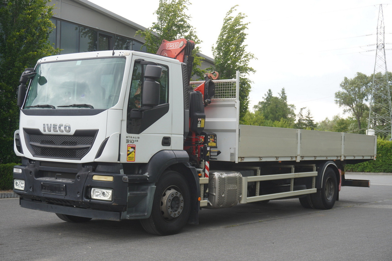 IVECO STRALIS 19.310 E6 / Flatbed 19 EPAL / FASSI F135 / 225 MTH! / 5.7 T - Pritsche LKW, Autokran: das Bild 3 IVECO STRALIS 19.310 E6 / Flatbed 19 EPAL / FASSI F135 / 225 MTH! / 5.7 T - Pritsche LKW, Autokran: das Bild 3