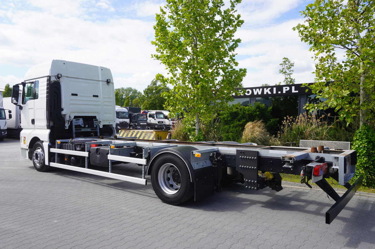 MAN TGX 18.430 / BDF 7.5 m / sleeping cab / 2021 - Containerwagen/ Wechselfahrgestell LKW: das Bild 3 MAN TGX 18.430 / BDF 7.5 m / sleeping cab / 2021 - Containerwagen/ Wechselfahrgestell LKW: das Bild 3