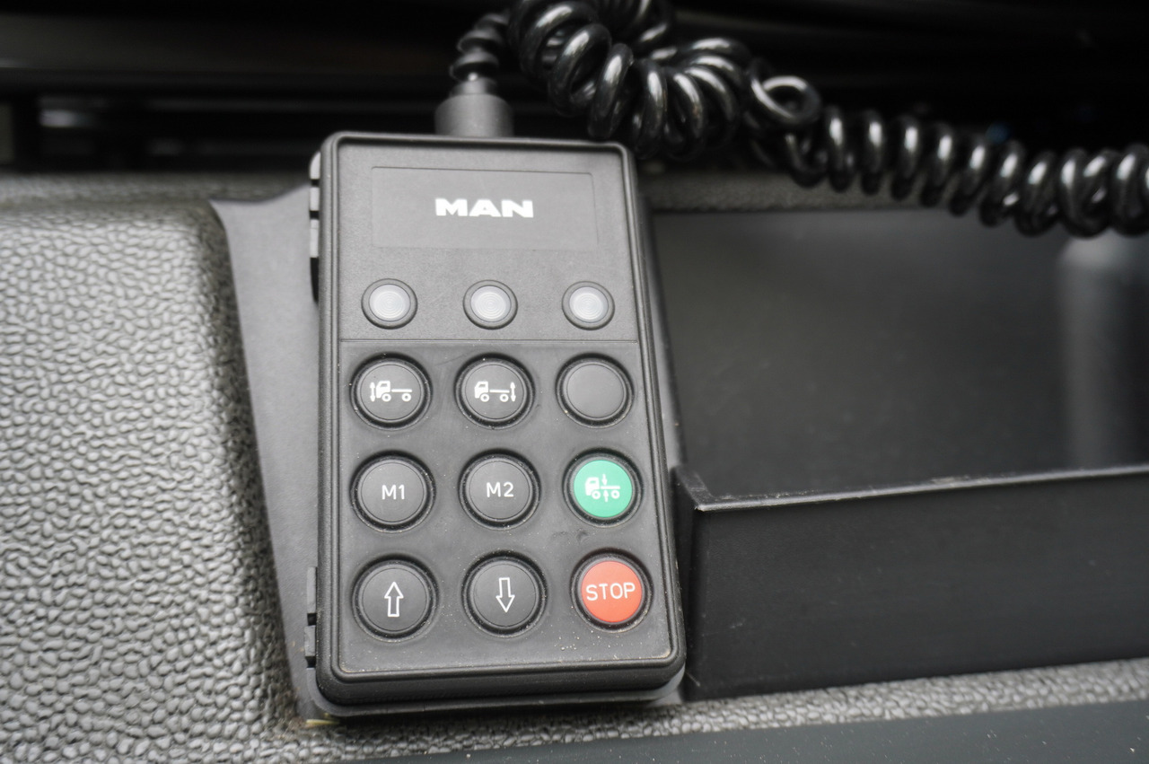 Plane LKW MAN TGX 18.470 / Trailer 19 EPAL / Curtainsider 19 EPAL / 2022 / Retarder / 15 units: das Bild 30 Plane LKW MAN TGX 18.470 / Trailer 19 EPAL / Curtainsider 19 EPAL / 2022 / Retarder / 15 units: das Bild 30