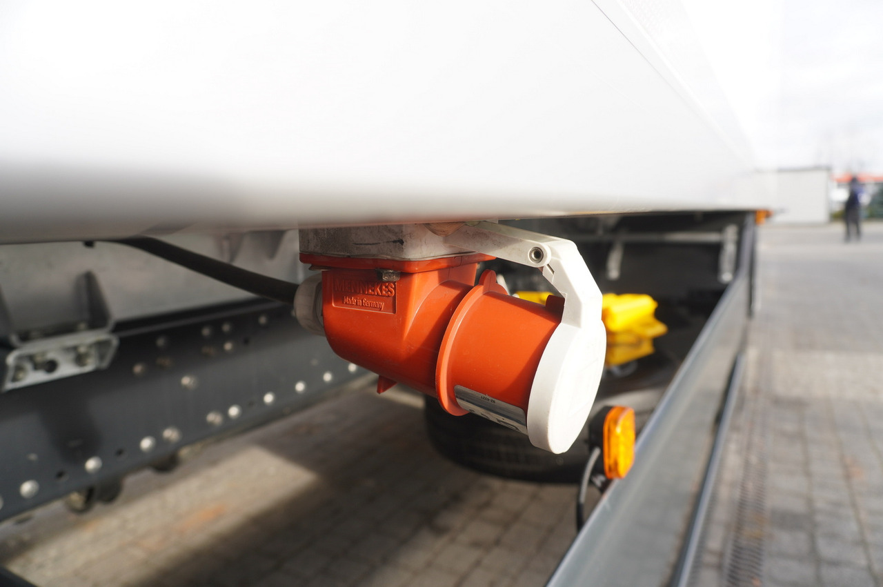 MAN TGX 26.400 / IGLOOCAR / Carrier Supra 1150 MT Silent - Kühlkoffer LKW: das Bild 5 MAN TGX 26.400 / IGLOOCAR / Carrier Supra 1150 MT Silent - Kühlkoffer LKW: das Bild 5