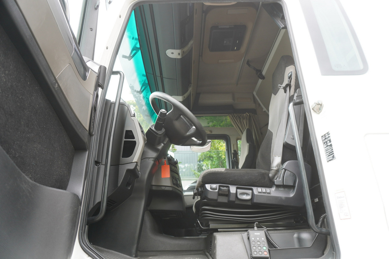 Plane LKW MAN TGX 35.580 E6 8x4 /4 / 23 EPAL tarp superstructure / 4th axle steered: das Bild 17