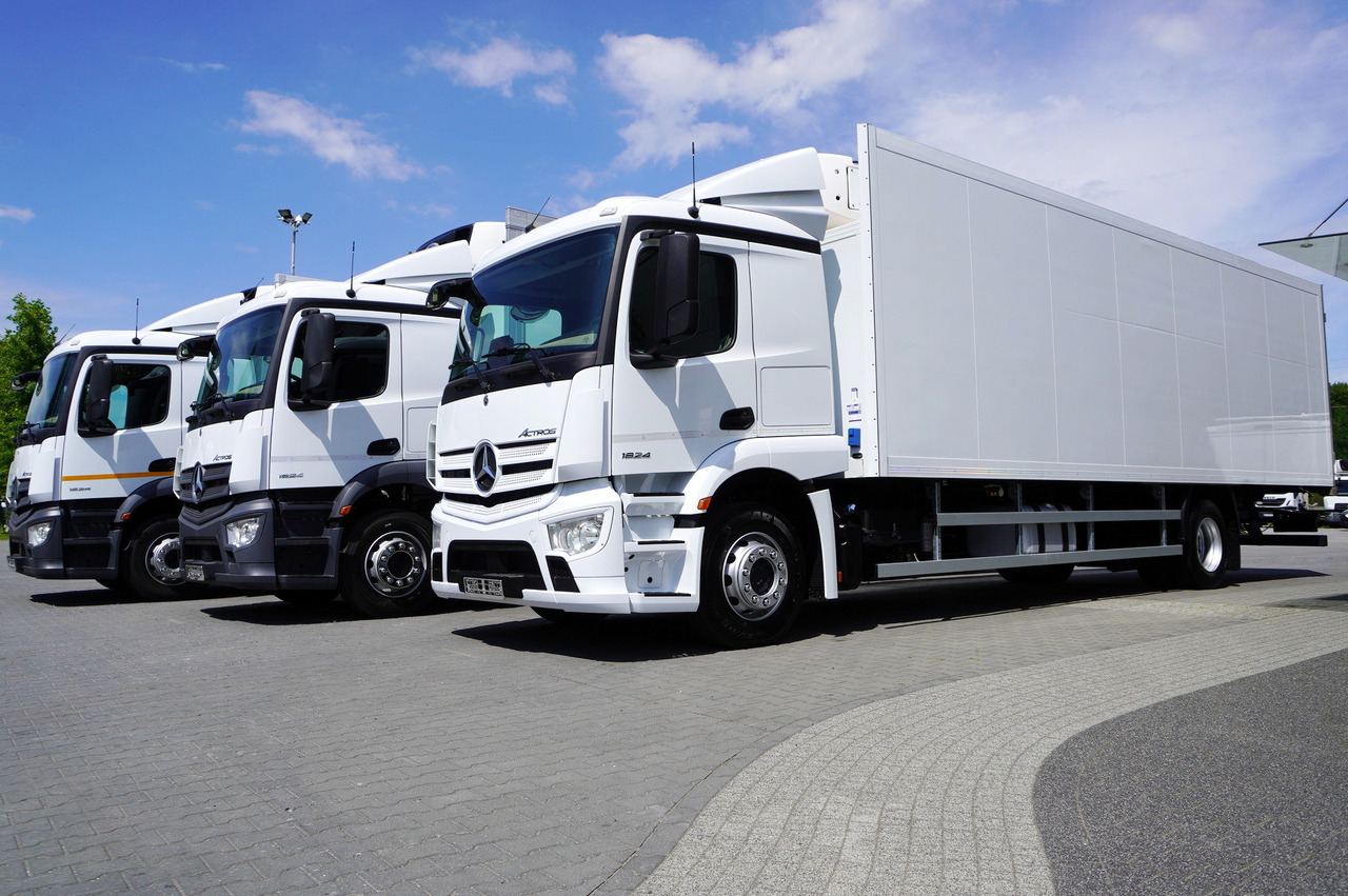 MERCEDES-BENZ Actros 1824 / Refrigerator 22 EPAL / Carrier Supra 1250 / Sleeping cabin / 3 units - Kühlkoffer LKW: das Bild 5 MERCEDES-BENZ Actros 1824 / Refrigerator 22 EPAL / Carrier Supra 1250 / Sleeping cabin / 3 units - Kühlkoffer LKW: das Bild 5