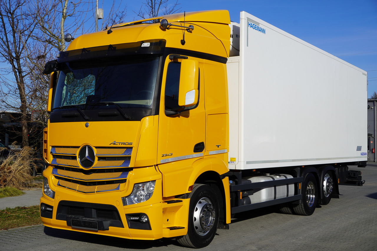 MERCEDES-BENZ Actros 2543 E6 6×2 / Refrigerated truck / ATP/FRC / 20 pallets / 260000 km!!! - Kühlkoffer LKW: das Bild 2 MERCEDES-BENZ Actros 2543 E6 6×2 / Refrigerated truck / ATP/FRC / 20 pallets / 260000 km!!! - Kühlkoffer LKW: das Bild 2