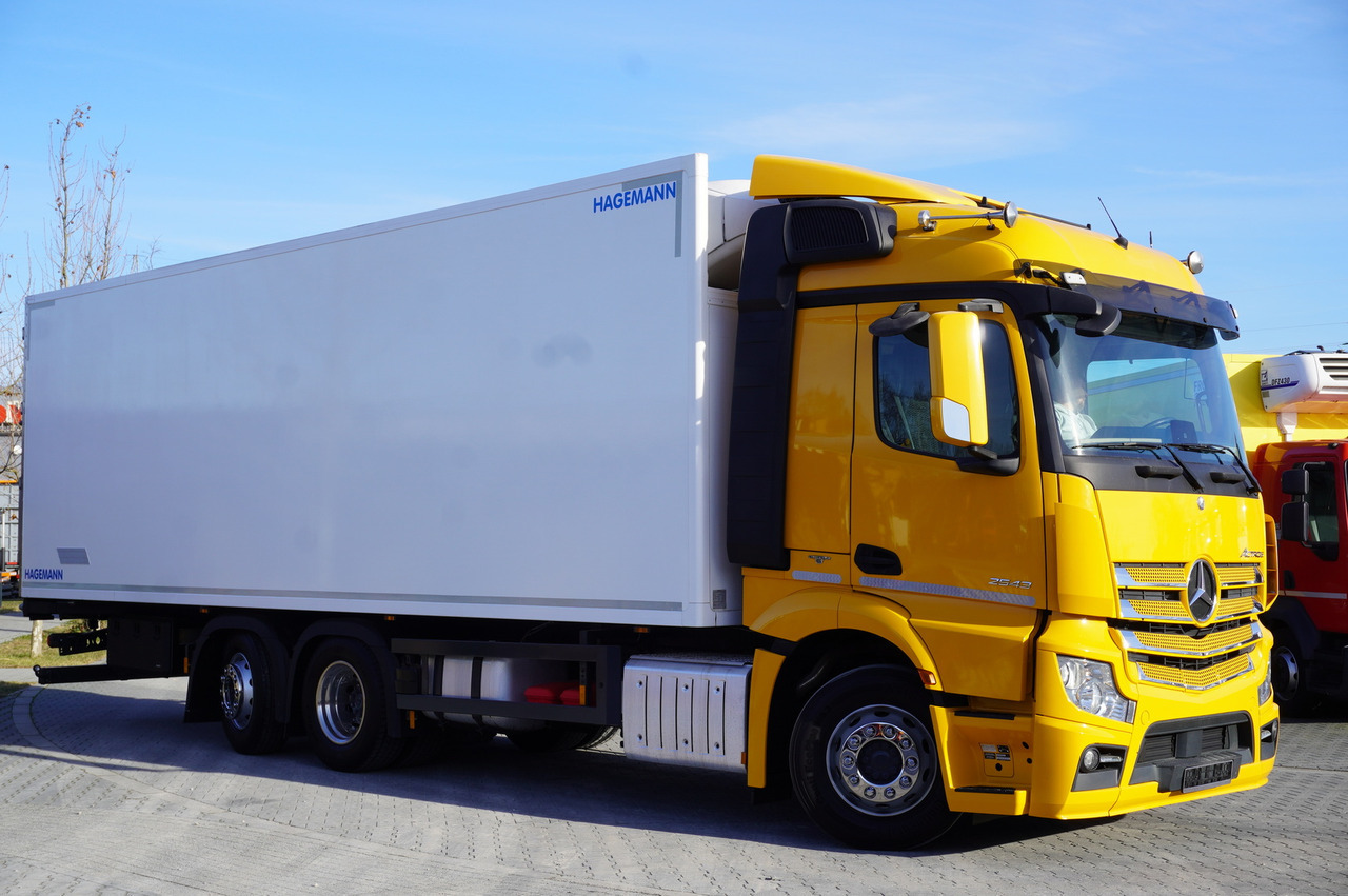 MERCEDES-BENZ Actros 2543 E6 6×2 / Refrigerated truck / ATP/FRC / 20 pallets / 260000 km!!! - Kühlkoffer LKW: das Bild 5 MERCEDES-BENZ Actros 2543 E6 6×2 / Refrigerated truck / ATP/FRC / 20 pallets / 260000 km!!! - Kühlkoffer LKW: das Bild 5
