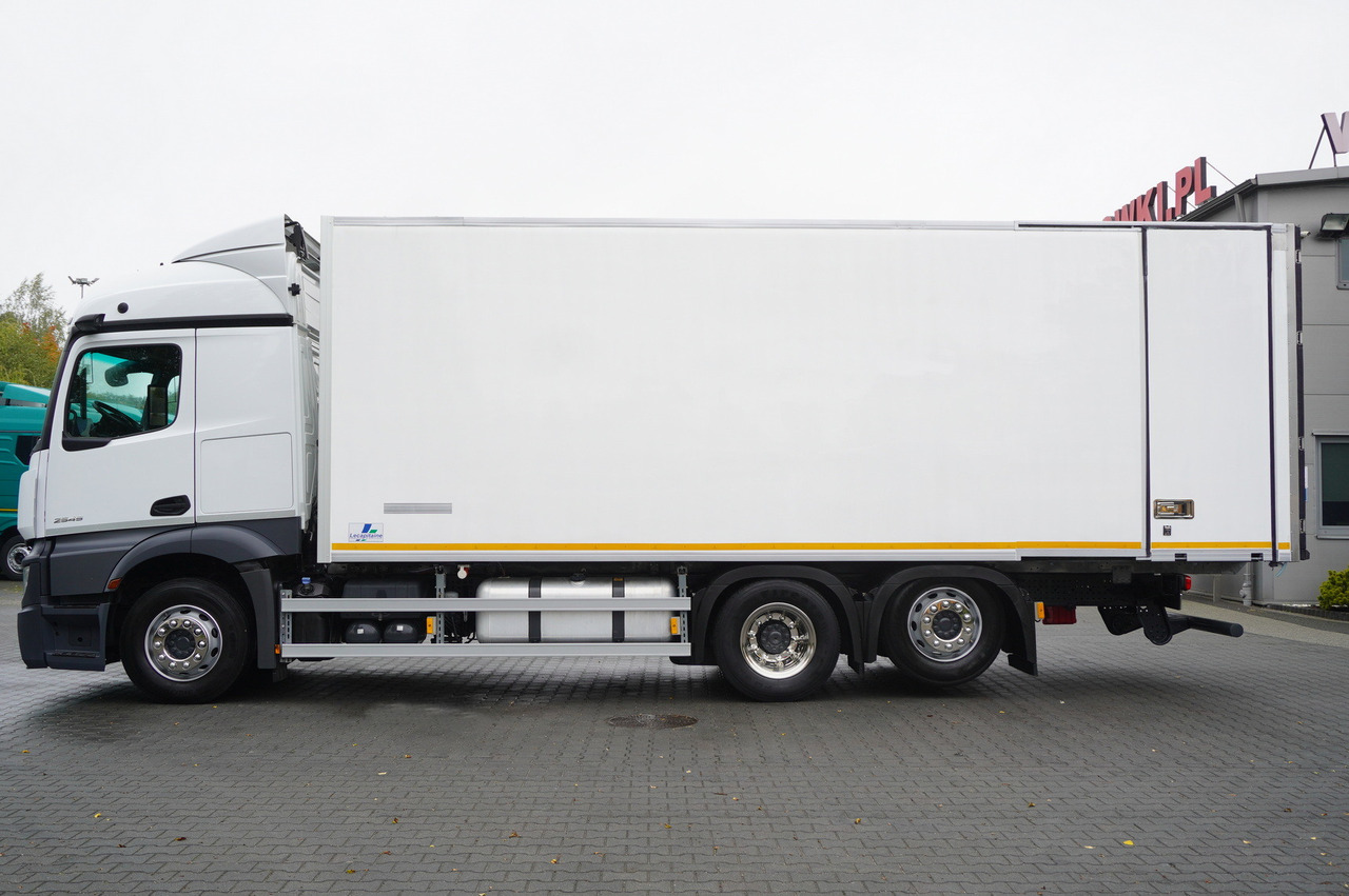 MERCEDES-BENZ Actros 2545 MP5 / Lecapitaine 18 EPAL refrigerator / Bitemperature / Carrier Supra 850 MT / ADR AT - Kühlkoffer LKW: das Bild 2 MERCEDES-BENZ Actros 2545 MP5 / Lecapitaine 18 EPAL refrigerator / Bitemperature / Carrier Supra 850 MT / ADR AT - Kühlkoffer LKW: das Bild 2