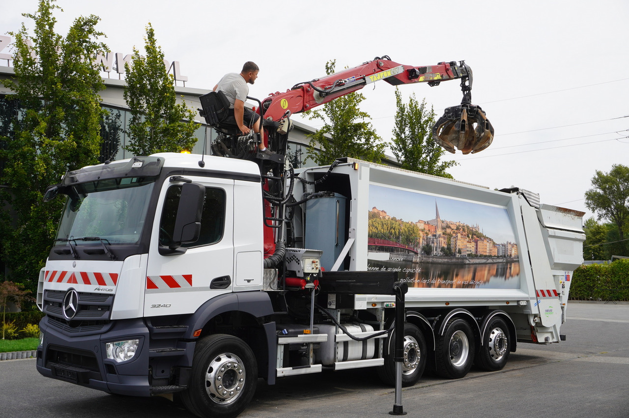 MERCEDES-BENZ Antos 3240 8x2 / Tajfun 5T crane / Farid Industries garbage truck/ 3 steered axles - Saug-/ Spülfahrzeug: das Bild 4 MERCEDES-BENZ Antos 3240 8x2 / Tajfun 5T crane / Farid Industries garbage truck/ 3 steered axles - Saug-/ Spülfahrzeug: das Bild 4