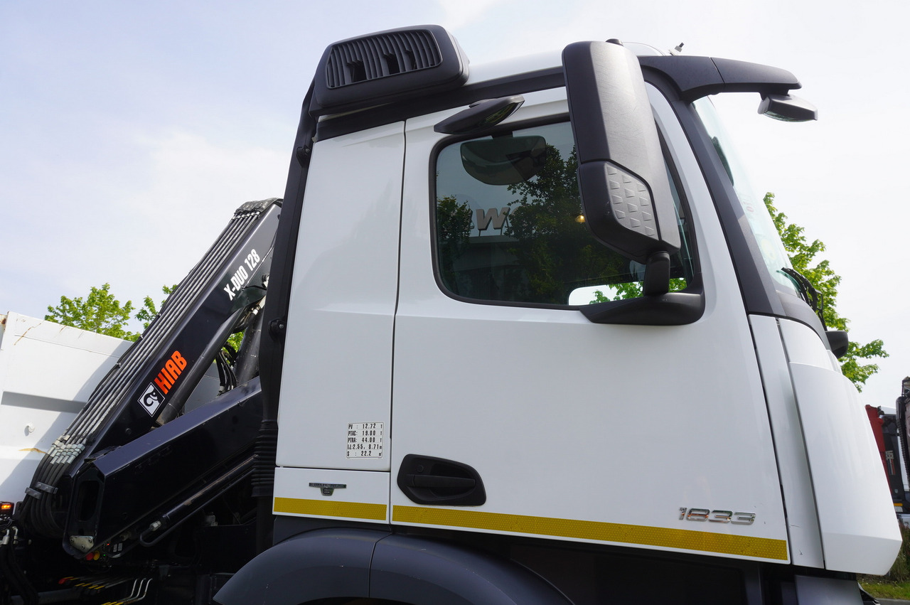 Pritsche LKW, Autokran MERCEDES-BENZ Arocs 1833 / 87,000 km!!! / Hds HIAB X-DUO 128 B-2 / three-sided tipper: das Bild 22