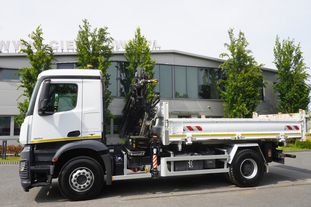 MERCEDES-BENZ Arocs 1833 / 87,000 km!!! / Hds HIAB X-DUO 128 B-2 / three-sided tipper - Autokran, Autokran: das Bild 5 MERCEDES-BENZ Arocs 1833 / 87,000 km!!! / Hds HIAB X-DUO 128 B-2 / three-sided tipper - Autokran, Autokran: das Bild 5