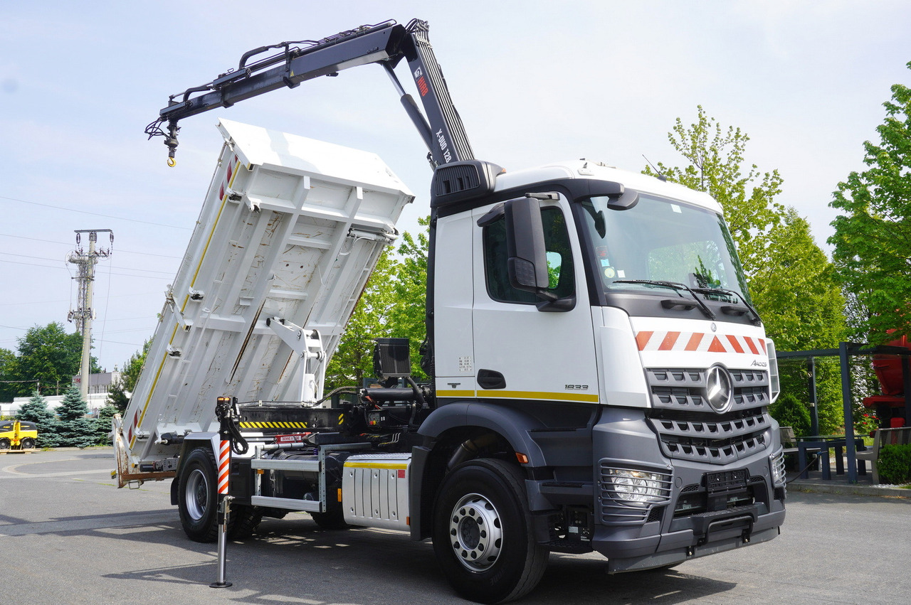 Pritsche LKW, Autokran MERCEDES-BENZ Arocs 1833 / 87,000 km!!! / Hds HIAB X-DUO 128 B-2 / three-sided tipper: das Bild 8