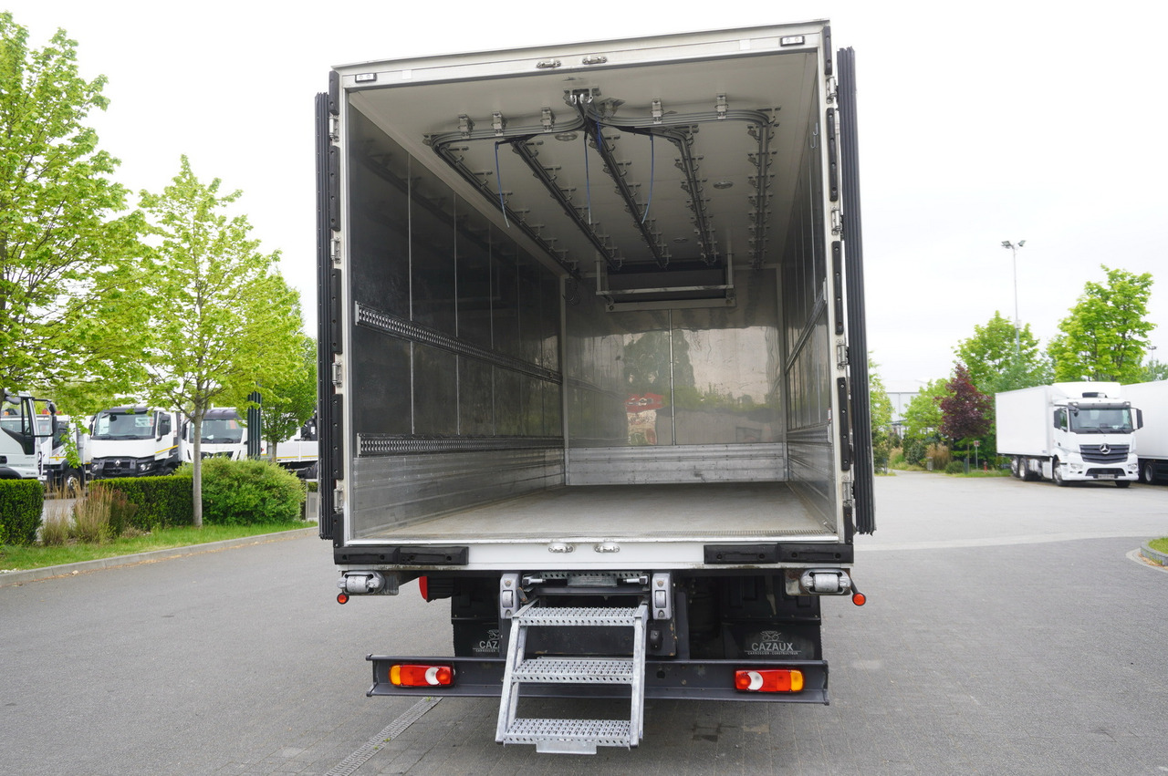 RENAULT D13 / 140 tho km !!! / Meat hook refrigerator / Thermoking T800R / 2 units - Kühlkoffer LKW: das Bild 5 RENAULT D13 / 140 tho km !!! / Meat hook refrigerator / Thermoking T800R / 2 units - Kühlkoffer LKW: das Bild 5
