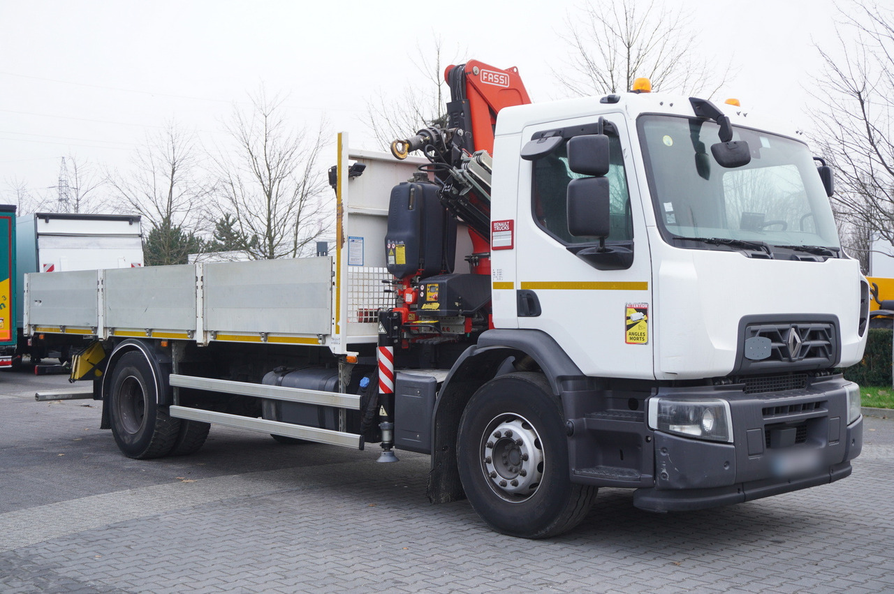 RENAULT RENAULT C280 DTI 8 / FASSI crane 5.6 T / 560 MTH / range 8 m / Flatbed 15 EPAL - Autokran: das Bild 2 RENAULT RENAULT C280 DTI 8 / FASSI crane 5.6 T / 560 MTH / range 8 m / Flatbed 15 EPAL - Autokran: das Bild 2