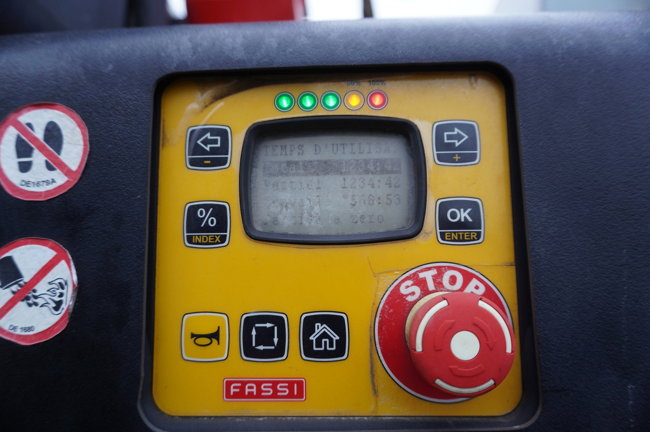 RENAULT RENAULT C280 DTI 8 / FASSI crane 5.6 T / 560 MTH / range 8 m / Flatbed 15 EPAL - Autokran: das Bild 3 RENAULT RENAULT C280 DTI 8 / FASSI crane 5.6 T / 560 MTH / range 8 m / Flatbed 15 EPAL - Autokran: das Bild 3