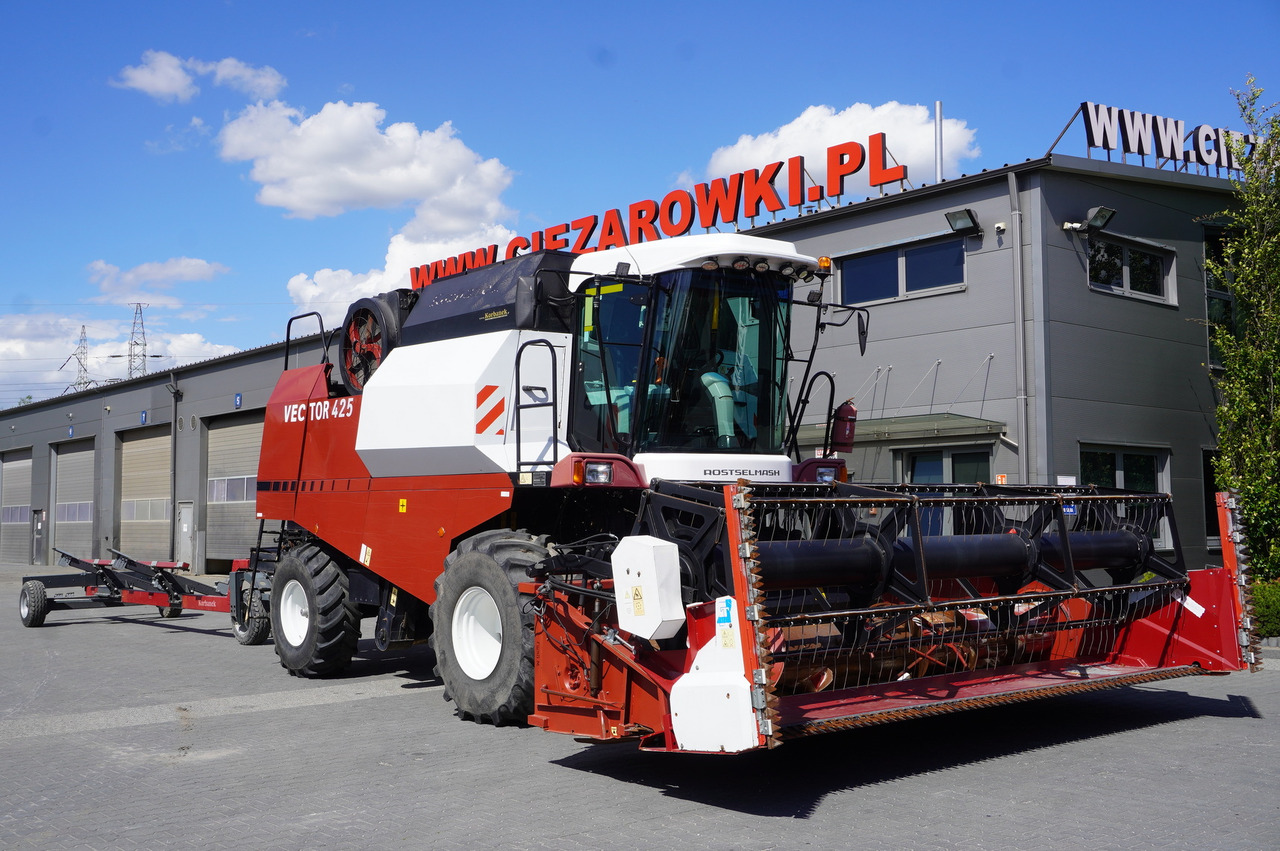 ROSTSELMASH VECTOR 425 RSM-101 grain harvester + Header 5 m + rapeseed harvesting extension / 2300 MTH - Mähdrescher: das Bild 3 ROSTSELMASH VECTOR 425 RSM-101 grain harvester + Header 5 m + rapeseed harvesting extension / 2300 MTH - Mähdrescher: das Bild 3