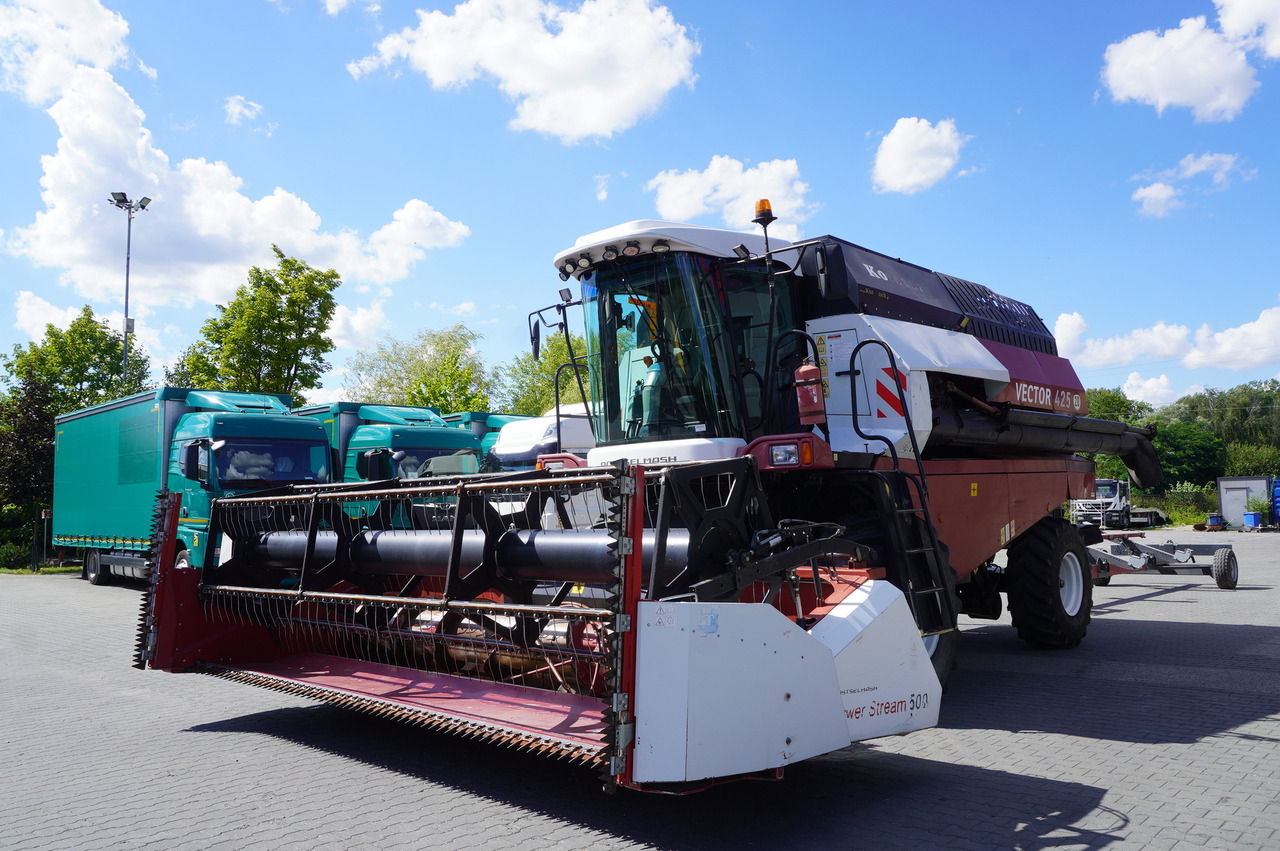 ROSTSELMASH VECTOR 425 RSM-101 grain harvester + Header 5 m + rapeseed harvesting extension / 2300 MTH - Mähdrescher: das Bild 5 ROSTSELMASH VECTOR 425 RSM-101 grain harvester + Header 5 m + rapeseed harvesting extension / 2300 MTH - Mähdrescher: das Bild 5