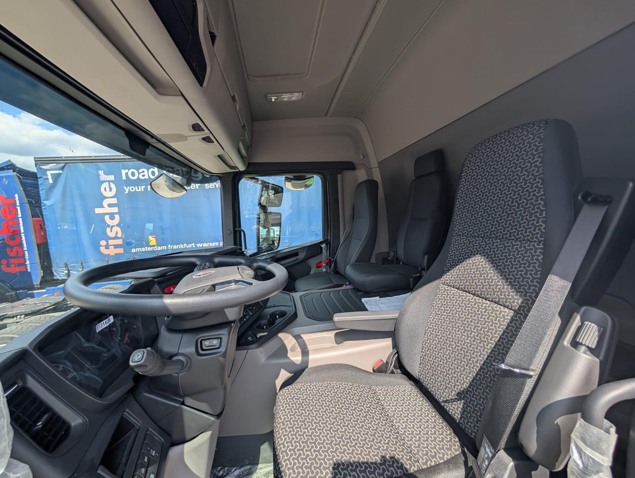 SCANIA P 340 B6x2*4NA / chassis frame / steering axle / CNG / large cab / 8 units - Müllwagen: das Bild 5 SCANIA P 340 B6x2*4NA / chassis frame / steering axle / CNG / large cab / 8 units - Müllwagen: das Bild 5